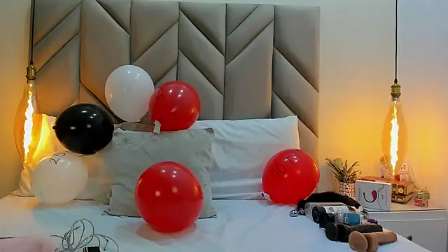 IsabellaFoox online show from 10, 5, 2026