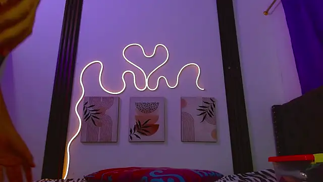 Snapshot of miss_caty chatting on 14, 4, 2026 miss caty online show from 14, 4, 2026