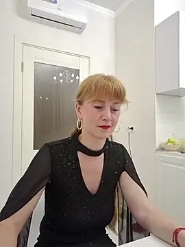 Snapshot of LanaBananaa_ chatting on 9, 4, 2026 LanaBananaa online show from 9, 4, 2026