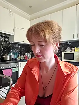 Snapshot of LanaBananaa_ chatting on 13, 4, 2026 LanaBananaa online show from 13, 4, 2026