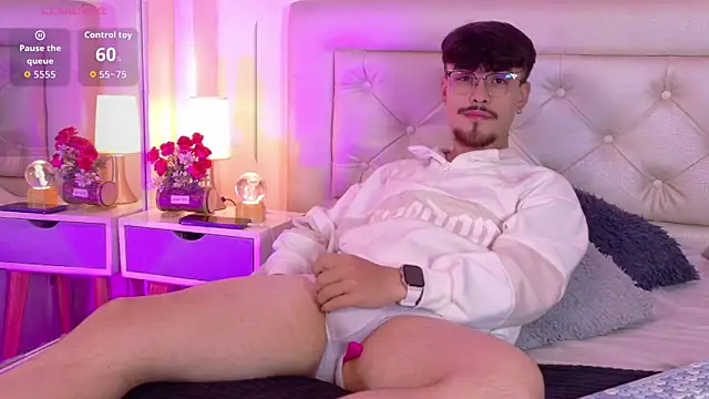 Aiden Gray online show from 8, 6, 2026