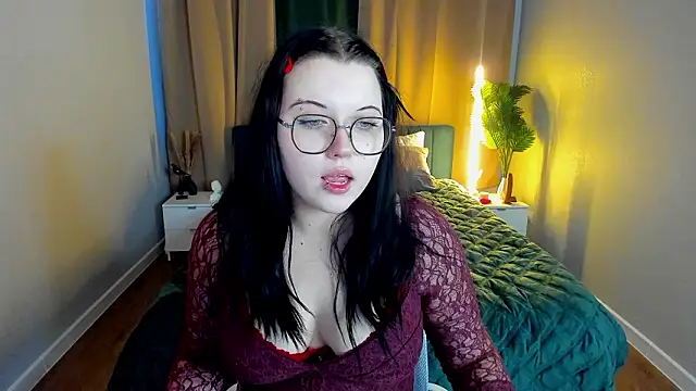 Snapshot of Kira_G0ld chatting on 5, 3, 2026 Kira G0ld online show from 5, 3, 2026