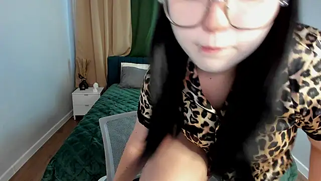 Snapshot of Kira_G0ld chatting on 7, 3, 2026 Kira G0ld online show from 7, 3, 2026