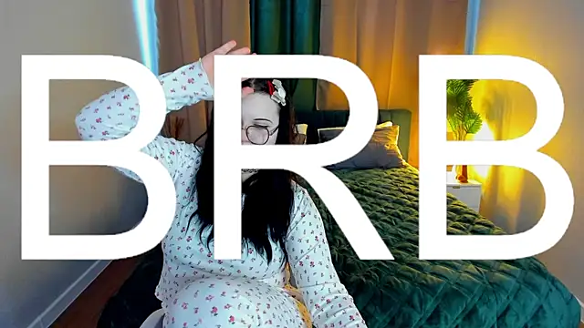 Snapshot of Kira_G0ld chatting on 8, 3, 2026 Kira G0ld online show from 8, 3, 2026