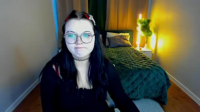 Snapshot of Kira_G0ld chatting on 9, 3, 2026 Kira G0ld online show from 9, 3, 2026