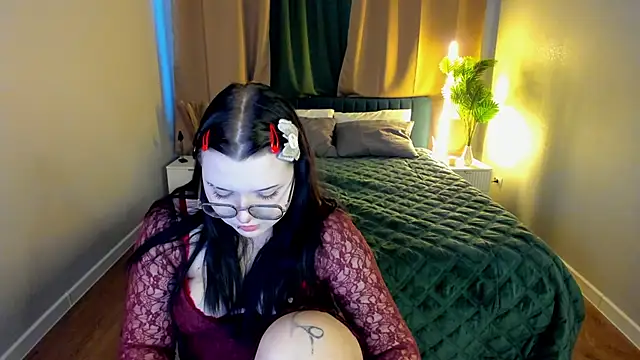 Snapshot of Kira_G0ld chatting on 12, 3, 2026 Kira G0ld online show from 12, 3, 2026