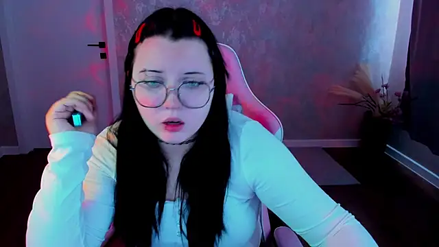 Snapshot of Kira_G0ld chatting on 4, 4, 2026 Kira G0ld online show from 4, 4, 2026