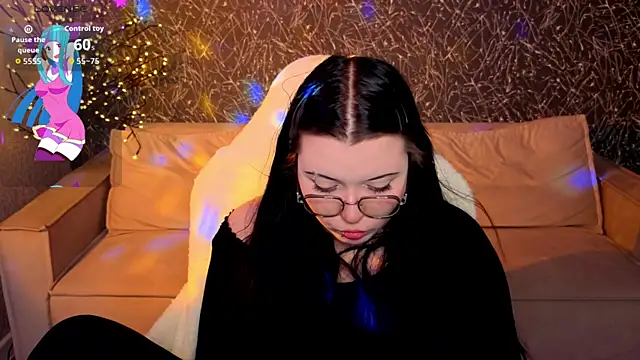 Snapshot of Kira_G0ld chatting on 26, 6, 2026 Kira G0ld online show from 26, 6, 2026