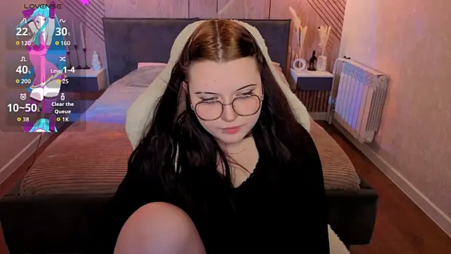 Snapshot of Kira_G0ld chatting on 4, 7, 2026 Kira G0ld online show from 4, 7, 2026