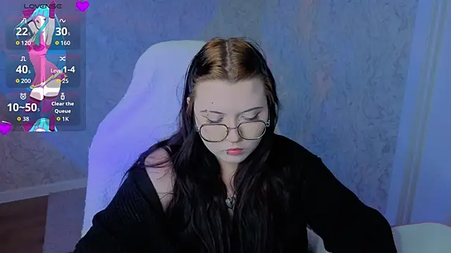 Snapshot of Kira_G0ld chatting on 10, 7, 2026 Kira G0ld online show from 10, 7, 2026