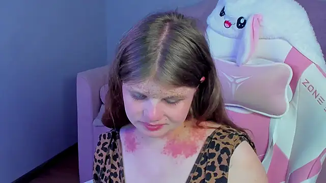 ChloeHalses online show from 5, 5, 2026
