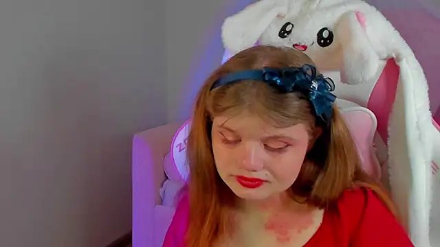 ChloeHalses online show from 12, 5, 2026