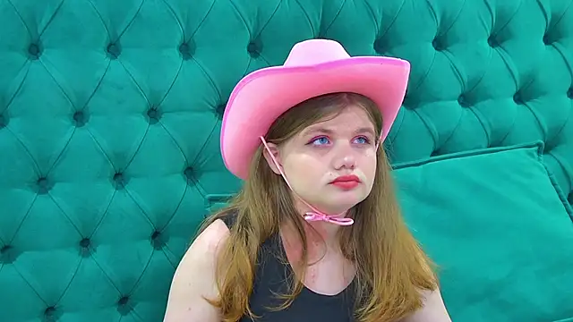 ChloeHalses online show from 20, 6, 2026