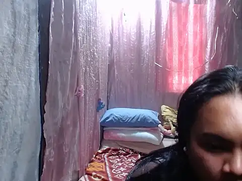 Snapshot of Queenvivesxxx chatting on 4, 2, 2026 Queenvivesxxx online show from 4, 2, 2026