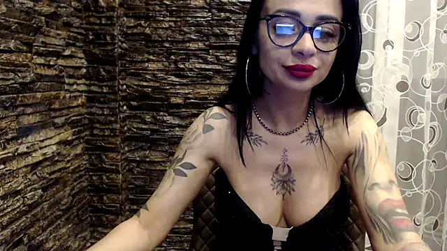Snapshot of BrianaBloom chatting on 12, 4, 2026 BrianaBloom online show from 12, 4, 2026