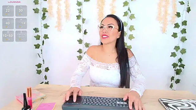 Emma Sanz   online show from 9, 5, 2026