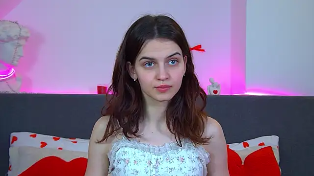 BellaBriggs online show from 9, 2, 2026