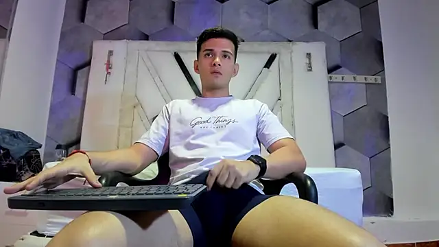 GoldenBoyM online show from 25, 6, 2026