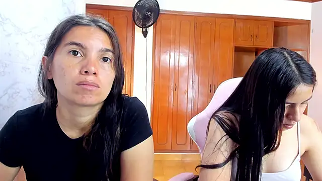 Emily and Soffy online show from 3, 3, 2026