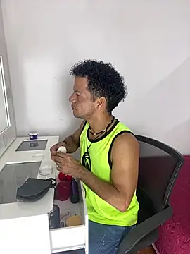 MaxyRyan online show from 6, 3, 2026