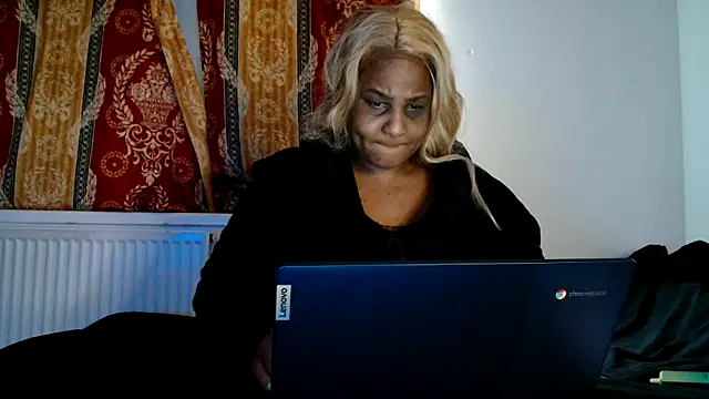 CurvySashia online show from 28, 2, 2026