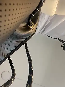 Mia rivers   online show from 10, 5, 2026