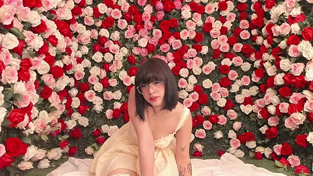 salome velour online show from 3, 6, 2026