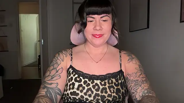 Snapshot of EdenRose chatting on 18, 4, 2026 EdenRose online show from 18, 4, 2026