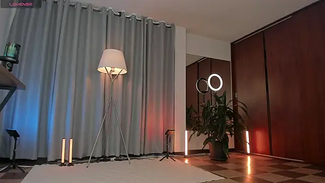 karinnixx online show from 19, 6, 2026