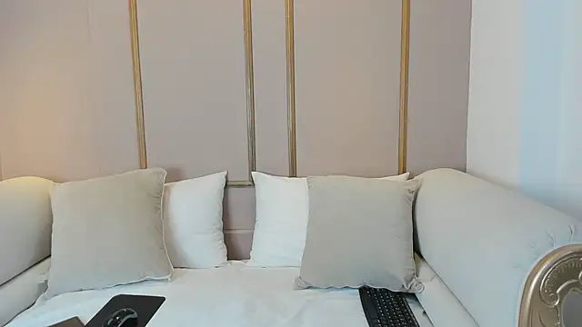 LisaLain online show from 28, 2, 2026