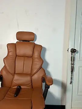 ARON LUXX online show from 12, 3, 2026