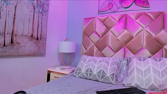 CandyLips 4 online show from 9, 3, 2026