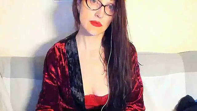 beddable woman online show from 17, 5, 2026