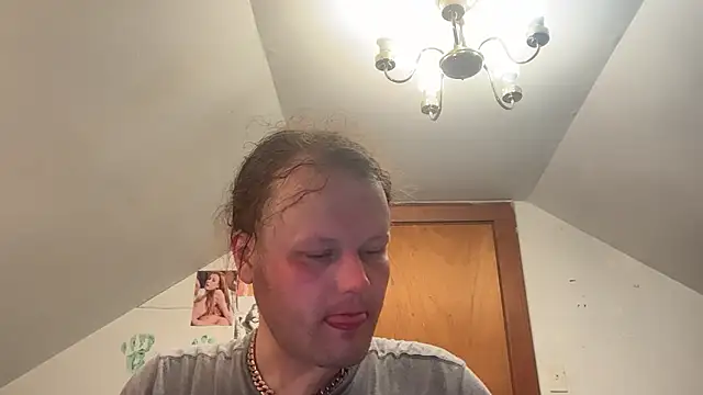 Snapshot of RaeganV chatting on 7, 3, 2026 RaeganV online show from 7, 3, 2026