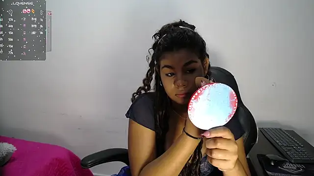 yaazhinii online show from 28, 2, 2026