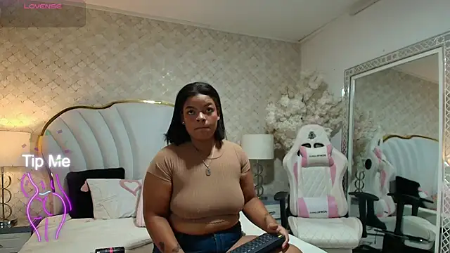 YazminJenner online show from 15, 5, 2026
