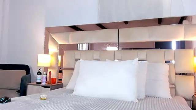 Snapshot of EloiseClairmont chatting on 20, 3, 2026 EloiseClairmont online show from 20, 3, 2026