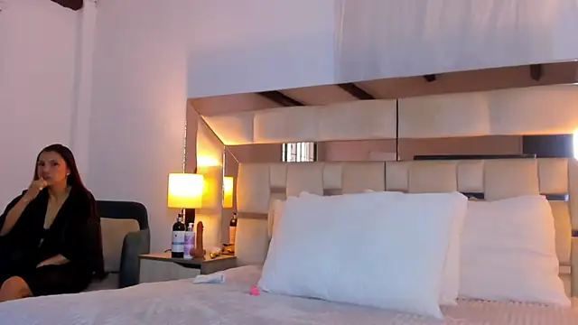 Snapshot of EloiseClairmont chatting on 23, 3, 2026 EloiseClairmont online show from 23, 3, 2026