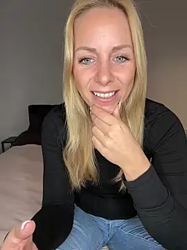 Snapshot of emily-becker22 chatting on 23, 4, 2026 emily-becker22 online show from 23, 4, 2026