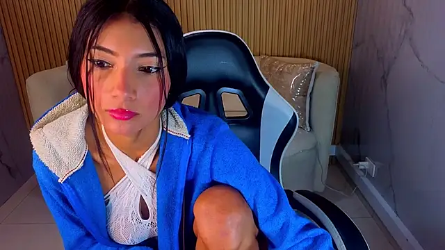 Perla Moon Tx online show from 5, 3, 2026