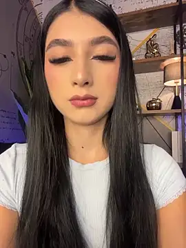 BadLilAngelXXX online show from 25, 5, 2026