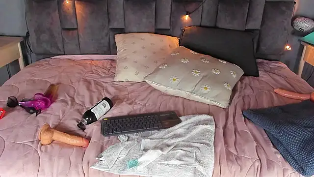 Snapshot of FernandaBrown__ chatting on 8, 3, 2026 FernandaBrown online show from 8, 3, 2026