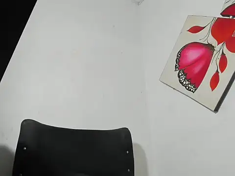 Jesshot bigcock20cm online show from 3, 5, 2026