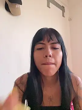 Estefany Maita online show from 6, 2, 2026