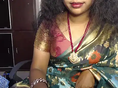 Snapshot of VixenNandhu chatting on 17, 4, 2026 VixenNandhu online show from 17, 4, 2026