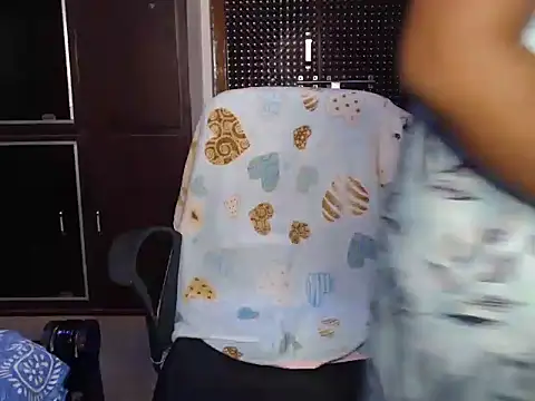 Snapshot of VixenNandhu chatting on 18, 4, 2026 VixenNandhu online show from 18, 4, 2026