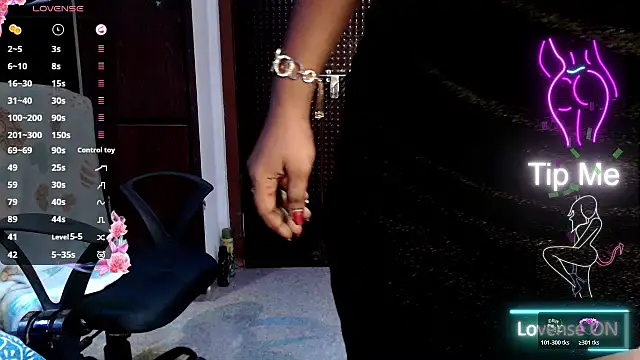 Snapshot of VixenNandhu chatting on 19, 4, 2026 VixenNandhu online show from 19, 4, 2026
