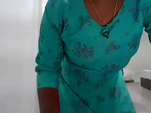 Snapshot of VixenNandhu chatting on 27, 4, 2026 VixenNandhu online show from 27, 4, 2026