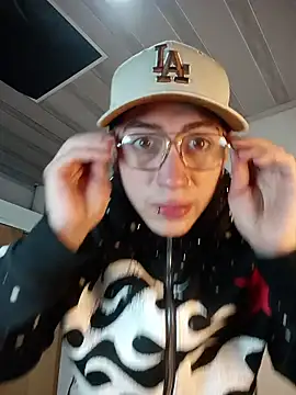 Emmanuel Lust online show from 4, 3, 2026