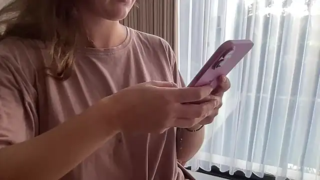 Snapshot of LoveeeeSabrina chatting on 29, 3, 2026 LoveeeeSabrina online show from 29, 3, 2026